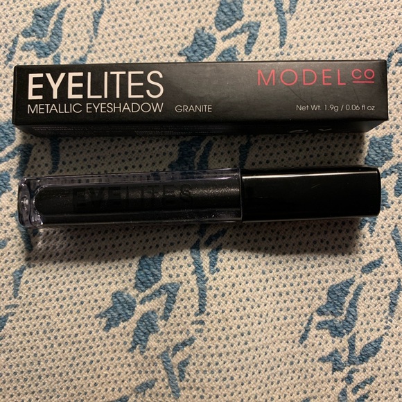 Model Co Metallic Eyeshadow NWT - Picture 1 of 2